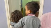 Siromaštvo i deca u Srbiji: Ko su brat i sestra zagrljeni u Svratištu za decu ulice
