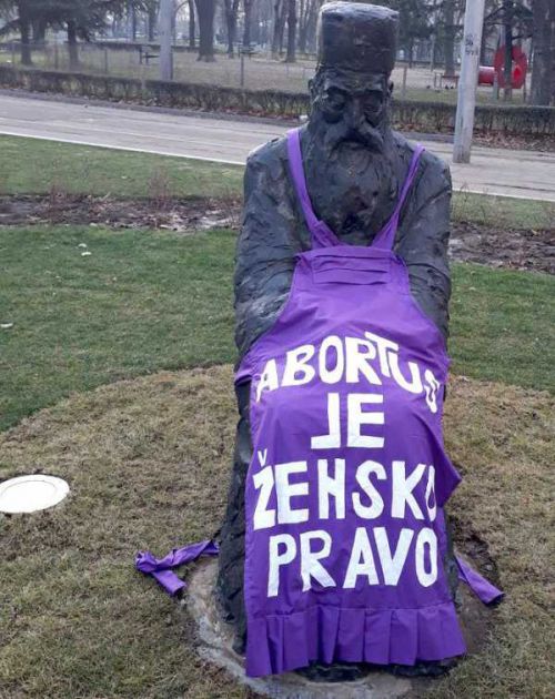 Skandalozna akcija u Beogradu uoči 8.marta: Uvredama na pokojnog patrijarha
