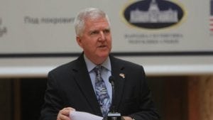 Skot sa Brnabić: SAD kontinuirano poziva Prištinu da ukine takse