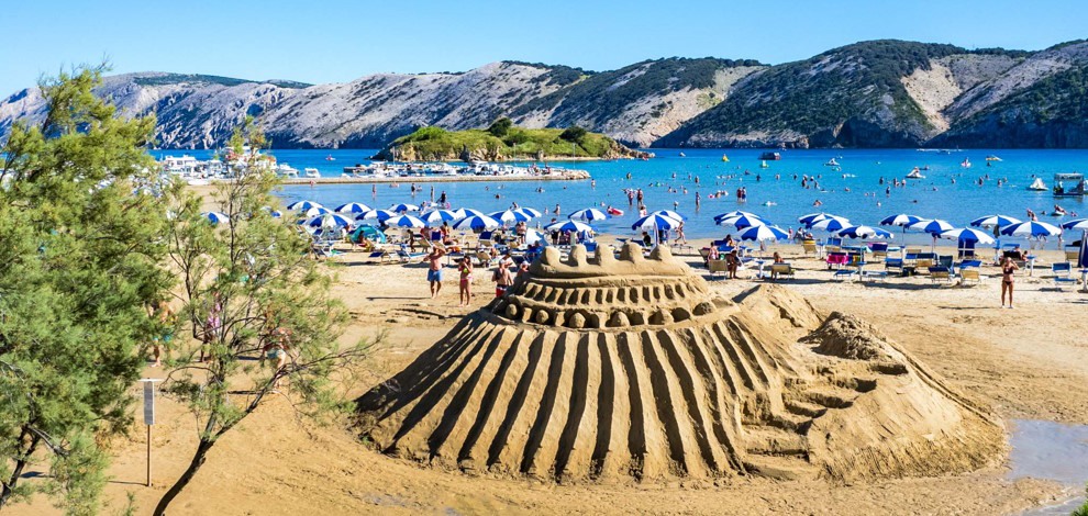 Skulpture od pijeska vraćaju se na Rajsku plažu