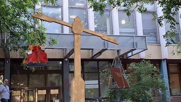 Skup podrške studentkinji kojoj su aktivisti SNS-a polomili vilicu