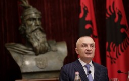 
					Albanski parlament izglasao rezolucijom kritikovao šefa države 
					
									