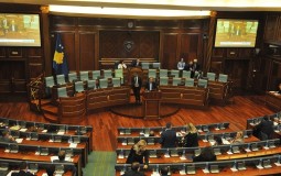 
					Skupština Kosova: Političke partije podržavaju predlog rezolucije o genocidu 
					
									