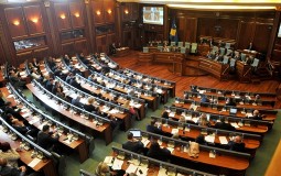
					Skupština Kosova nije izglasala rezoluciju o zabrani Tačiju da pregovara o korekciji granica 
					
									