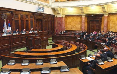 Skupština Srbije usvojila budžet za 2020. godinu, više novca za plate i penzije