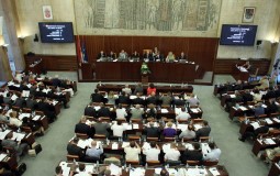 
					Skupština Vojvodine usvojila rebalans, budžet uvećan za 470 miliona dinara 
					
									