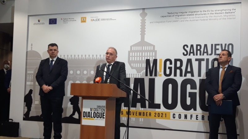 Slovenački ministar: Osigurati vanjske granice EU, ako treba i ogradama
