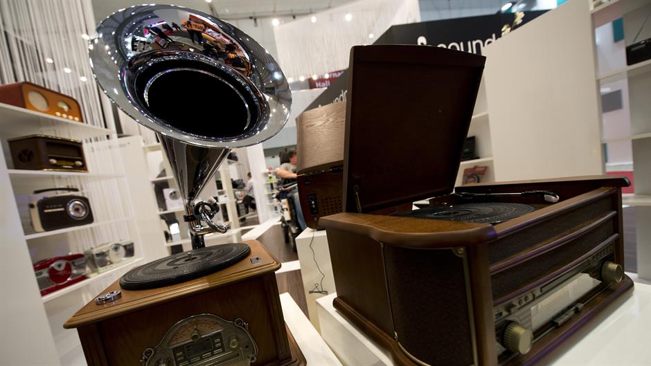 Slovenci predstavili gramofon s lebdećom pločom