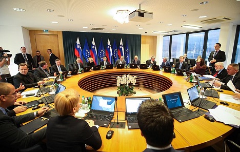 Slovsnska vlada usvojila prijedlog rebalansa i blago podigla planirani suficit