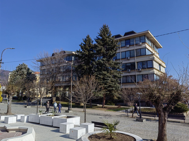 Službenik Višeg suda u Vranju prebaciovao novac od sudskih odluka na račun rođaka i poznanika