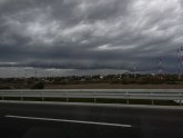 Snažno nevreme preko Hrvatske stiglo u Srbiju: Spustili se crni oblaci FOTO