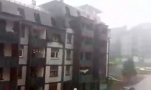 Snažno nevreme u Crnoj Gori: Grom spalio kuću, prete poplave zbog obilnih padavina (VIDEO)