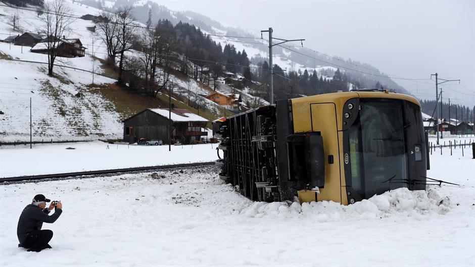 Snežna oluja odnela jedanaest života u Evropi