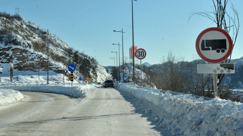 Snijeg stvara probleme na putevima u Sloveniji i Hrvatskoj