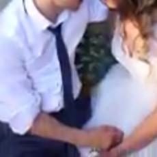 Snimak sa venčanja: Ovo se zaista zove prava ljubav (VIDEO)