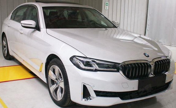 Snimljen i obnovljeni BMW Serije 5 sa dužim međuosovinskim rastojanjem