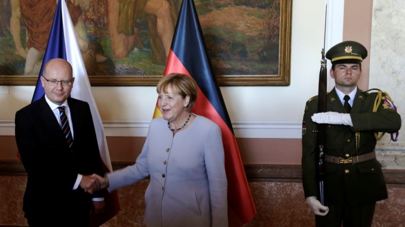 Sobotka podržao formiranje armije EU u razgovoru sa Merkel 