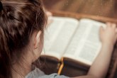 Šokantna odluka: Škola uklonila Bibliju iz biblioteke zbog pornografskog sadržaja