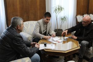 Sombor: Ratković potpisao ugovore sa udruženjima lovaca