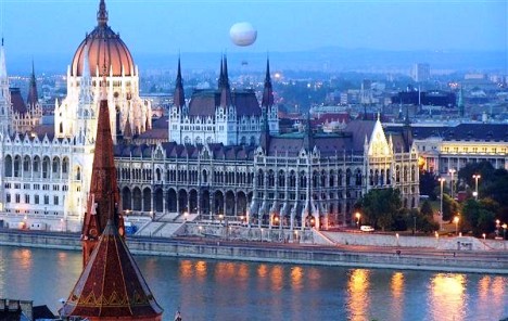 Sorosevo sveučilište seli iz Budimpešte u Beč