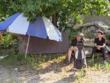 Sotirovski porodicama koje protestuju na zgarištu svojih kuća u Nišu: Odbili su pomoć, povratka nema 