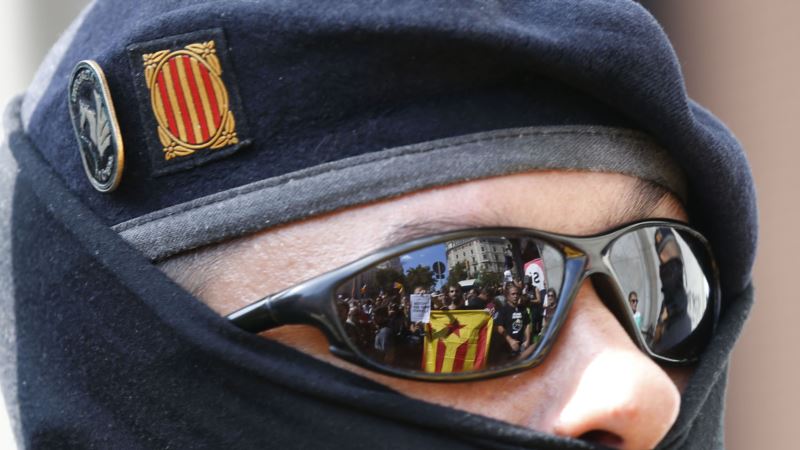 Španija povlači višak policajaca iz Katalonije 