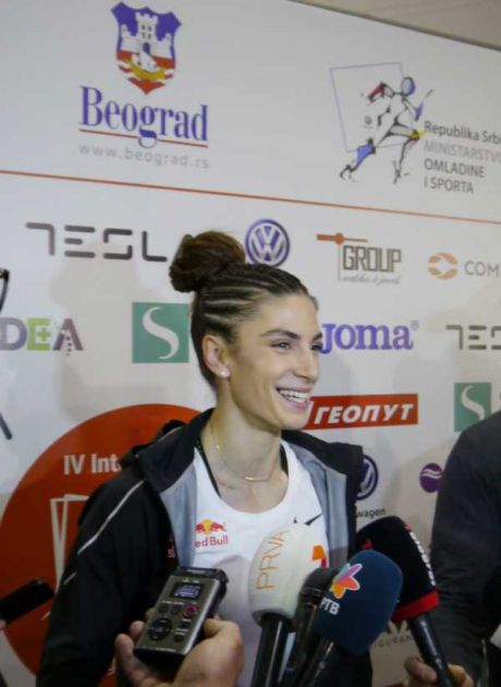 Španovićka se slikala u letu za Glazgov, poznato kad je finale (FOTO)