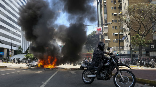 Španska ambasada u Venecueli pogođena eksplozivnim napravama