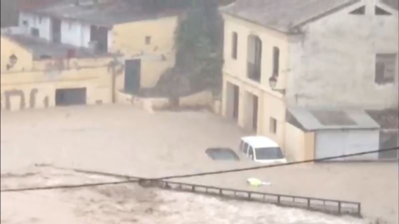 Broj žrtava poplava u Španiji povećan na šest