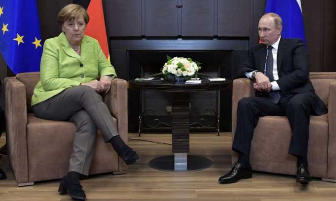 Špigl: Merkelova se plaši sukoba sa Putinom, prihvatila njegov đavolski projekat