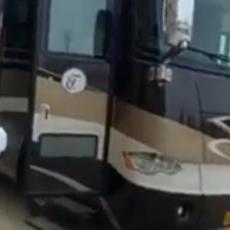 Spolja, običan autobus, a iznutra... Ou, kakav LUKSUZ! Pa, ovo je VILA! (VIDEO)