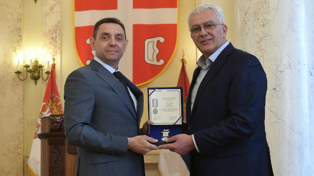 Vojne spomen-medalje za Mandića i Lekovića