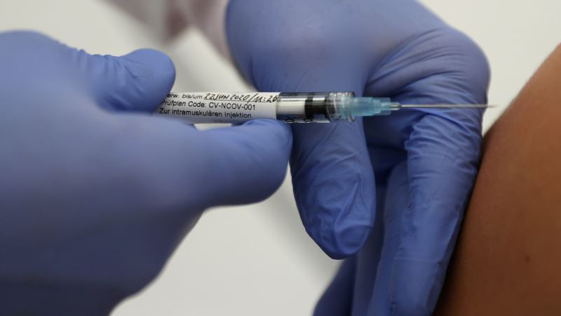 Spora vakcinacija u EU najavljuje sumornu godinu