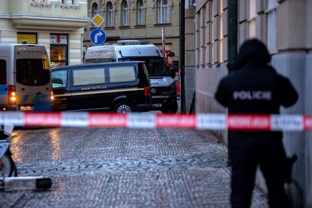 Sprečen još jedan pokolj u Pragu: Inspirisan masakrom hteo je da kupi pištolj i da ubija VIDEO