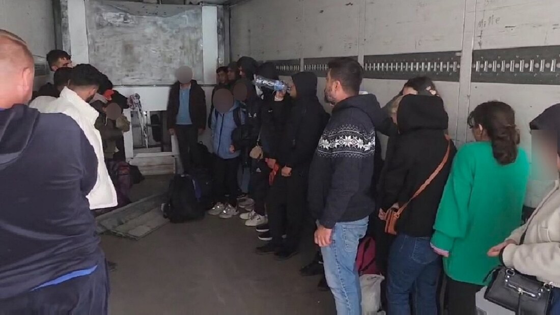 Sprečeno krijumčarenje 23 migranta na Graničnom prelazu Vatin