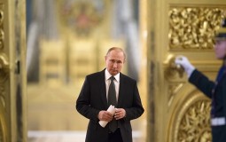
					Sputnjik: Putin odlikovao Vučića ordenom Aleksandra Nevskog 
					
									