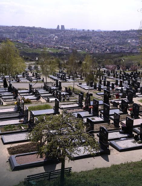 Srbi obišli groblje u južnom delu Mitrovice