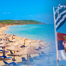 Srbi ostali zatečeni na plaži u Grčkoj: Niko im nije rekao da je ovo sada zabranjeno - uvedeno je novo pravilo na plažama