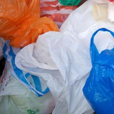 Srbi sve više koriste platnene cegere: Upotreba plastičnih kesa znatno manja
