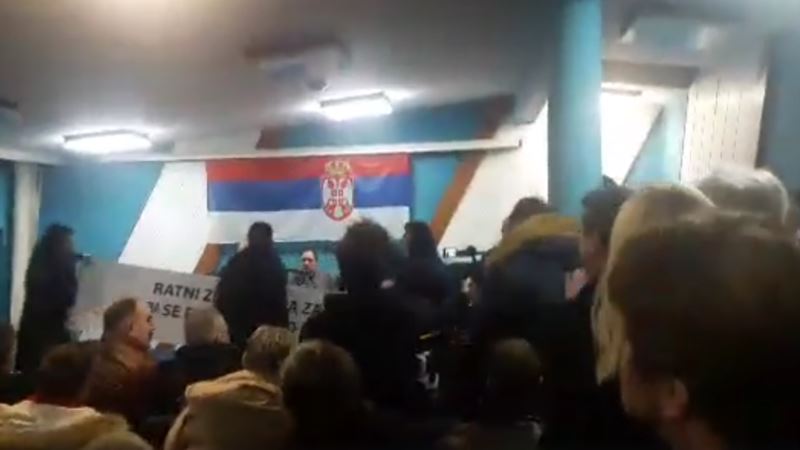 Srbija: Pretučeni aktivisti na tribini SNS-a u Beškoj