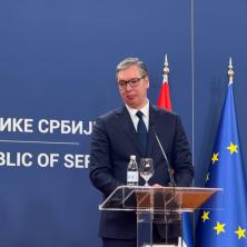 Srbija deli vašu tugu i stoji uz vas Oglasio se Vučić nakon pada aviona u Indiji: Sa dubokim žaljenjem sam primio vest