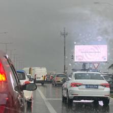 Srbija je juče stala: Olujno nevreme potopilo gradove širom zemlje - Ulice pretvorene u reke, usevi uništeni, a RHMZ sada šokira novom najavom! (FOTO/VIDEO)