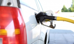 Srbija po prosečnim cenama benzina šesta u regionu, a po ceni dizela treća 