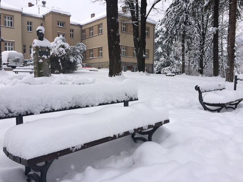 Srbija pod snegom, a tek će da pada! (FOTO)