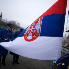 Srbija proslavlja Dan državnosti: Evo zašto se širom zemlje viore dve RAZLIČITE zastave (FOTO)