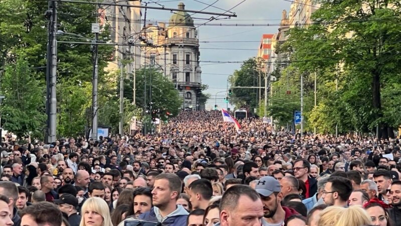 Srbija protiv nasilja - Dnevnik RTS-a počeo i završio se izveštajem sa protesta