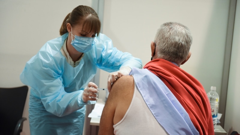 Srbija, rast broja zaraženih i četvrta doza vakcine 