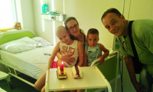 Srbija se ponovo ujedinila: Teodora uskoro u Frankfurtu na transplantaciji koštane srži (FOTO)