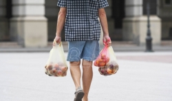 Srbija zatrpana jabukama, Pravilnik o izvozu zarobio ih u hladnjčama, a marketi ih uvoze iz Poljske