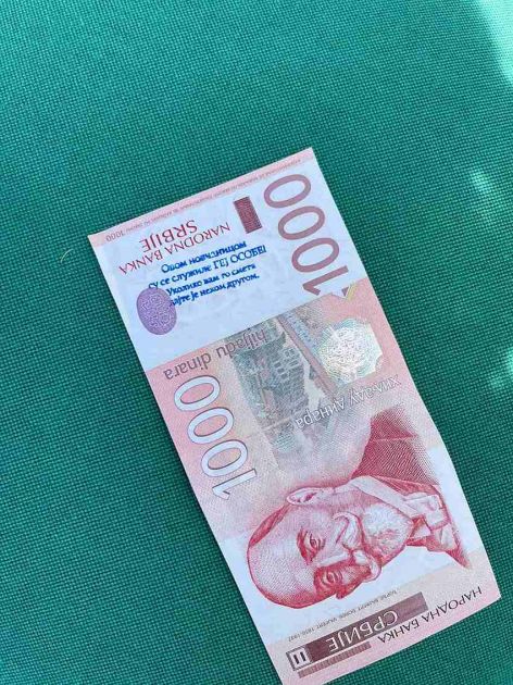 Srbijom kruži gej novčanica od 1.000 dinara i narod je sada upao u moralnu dilemu